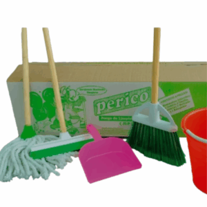 Kit de limpieza para niños marca Perico